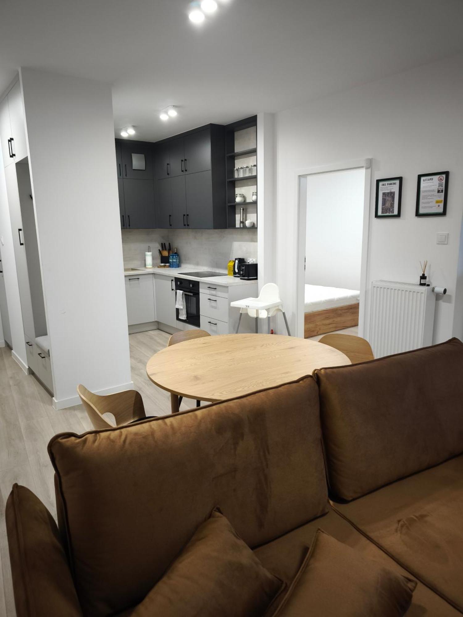 Kameralny Nowy Apartament W Centrum Miasta, Duzy Parking, Fv, Luksusowo Wyposazony, Ps5, Balkon, Klimatyzacja, Taras, Winda, Wyposazona Kuchnia Старогард-Гданьский Экстерьер фото